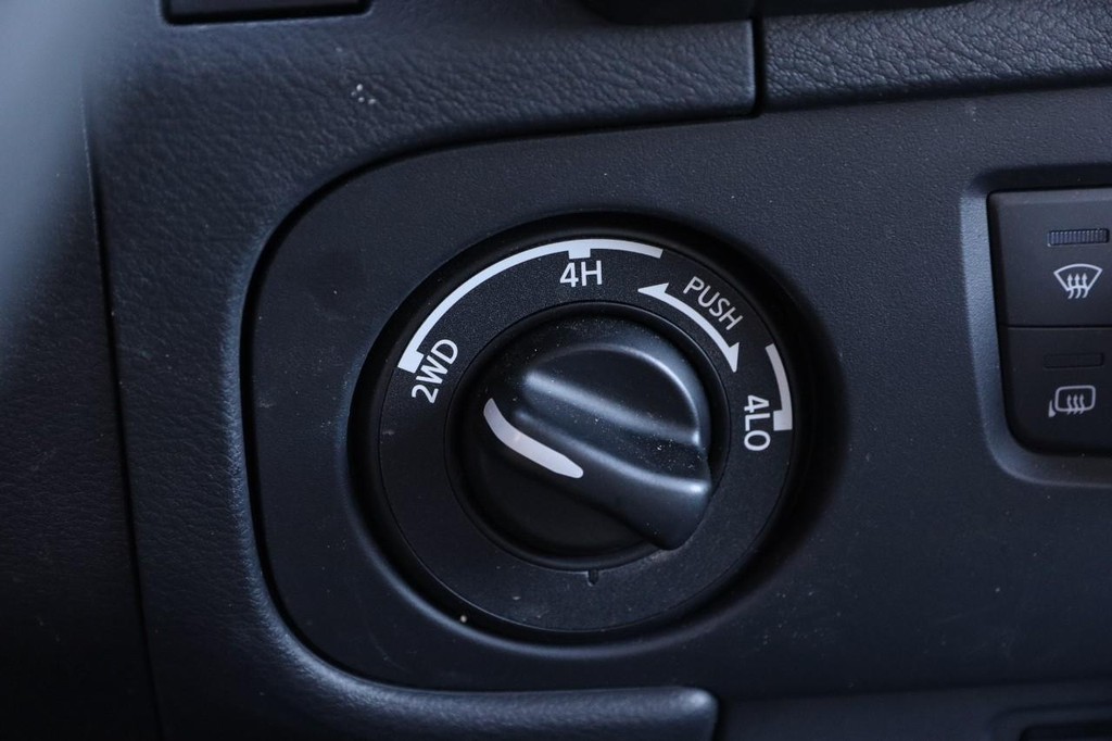 Nissan Frontier Vehicle Image 19