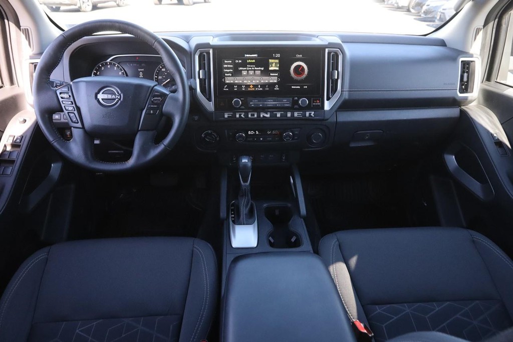 Nissan Frontier Vehicle Image 21