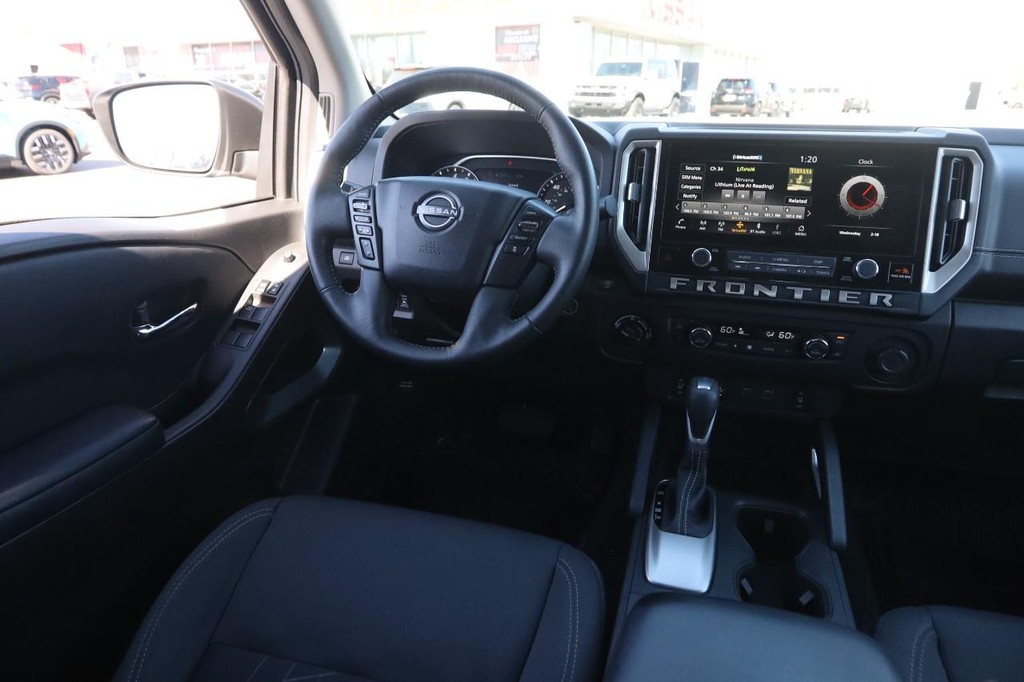 Nissan Frontier Vehicle Image 22