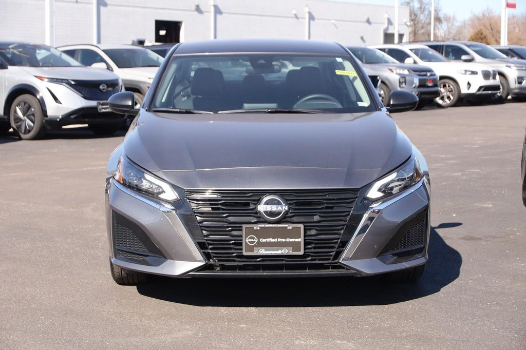 Nissan Altima Vehicle Image 06