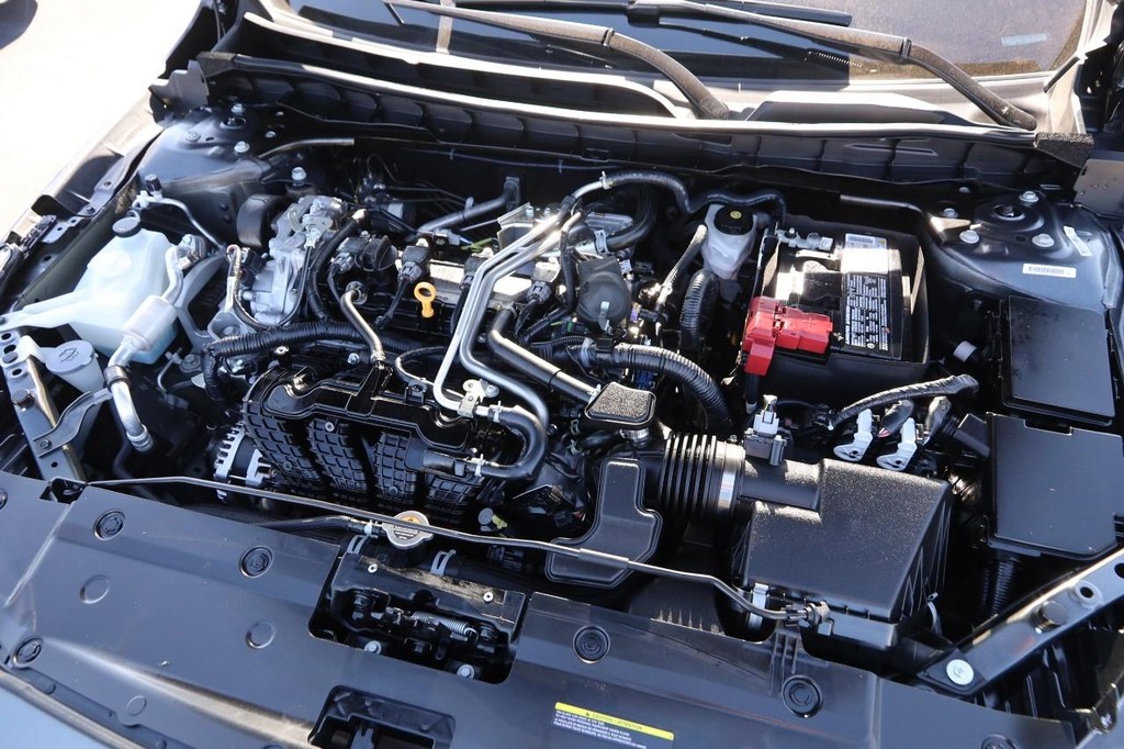 Nissan Altima Vehicle Image 27