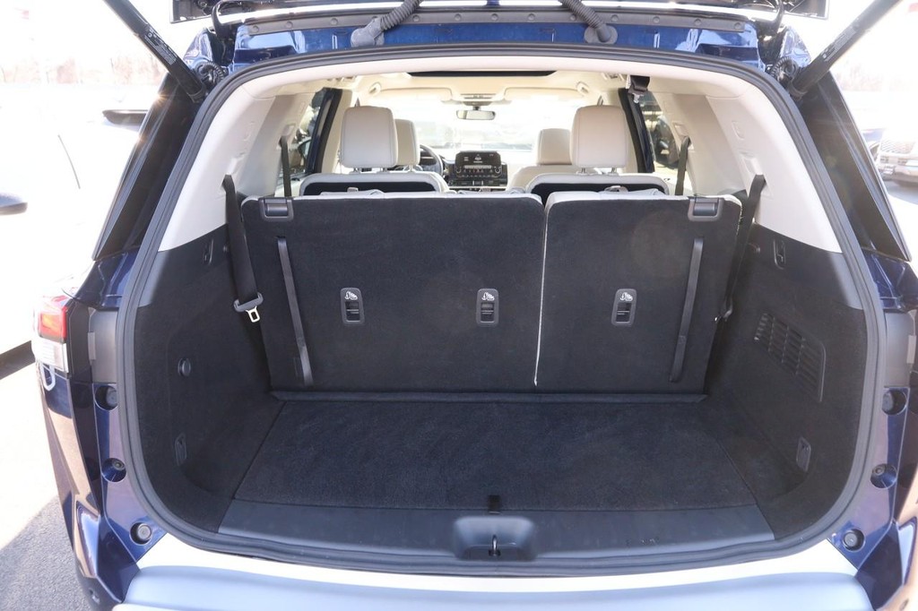 Nissan Pathfinder Vehicle Full-screen Gallery Image 7