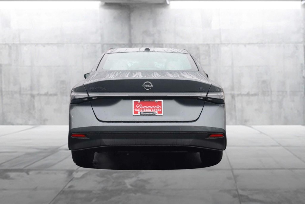 Nissan Sentra Vehicle Image 06