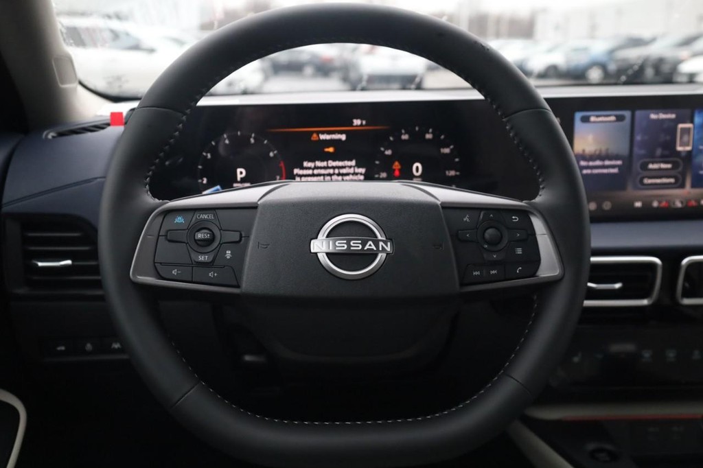 Nissan Sentra Vehicle Image 08