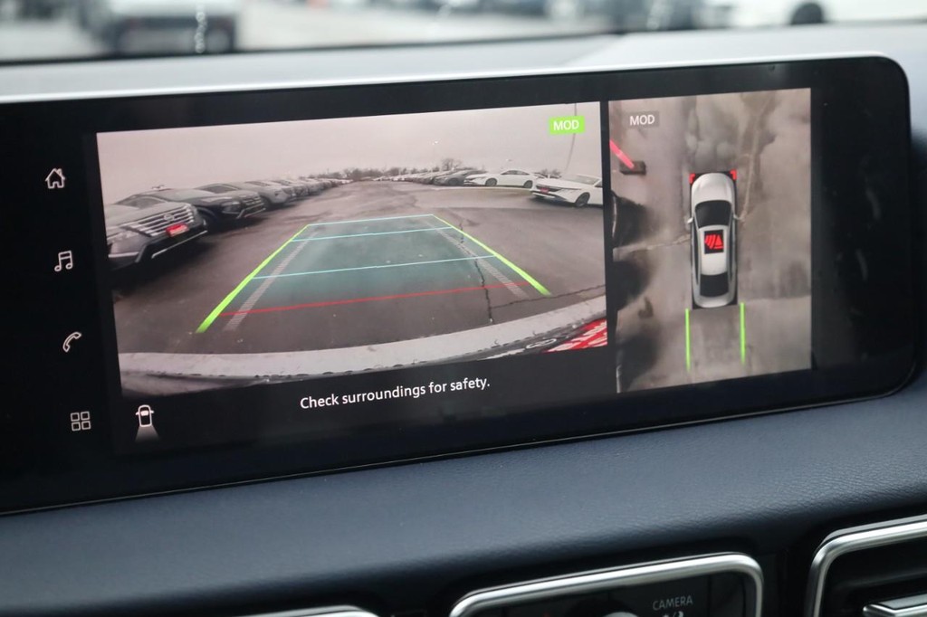 Nissan Sentra Vehicle Image 14