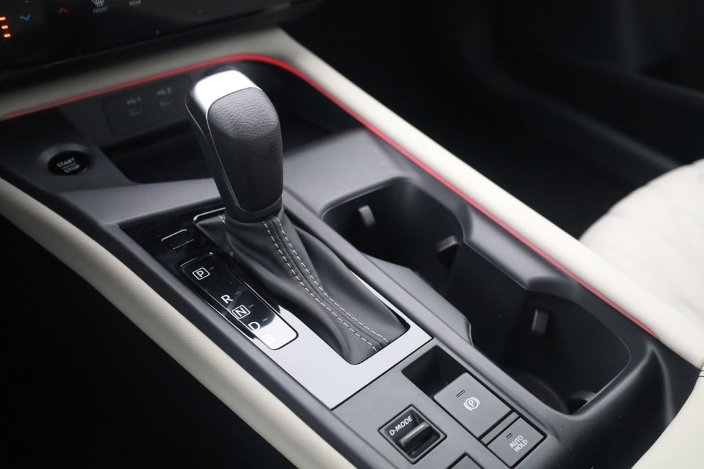 Nissan Sentra Vehicle Image 17