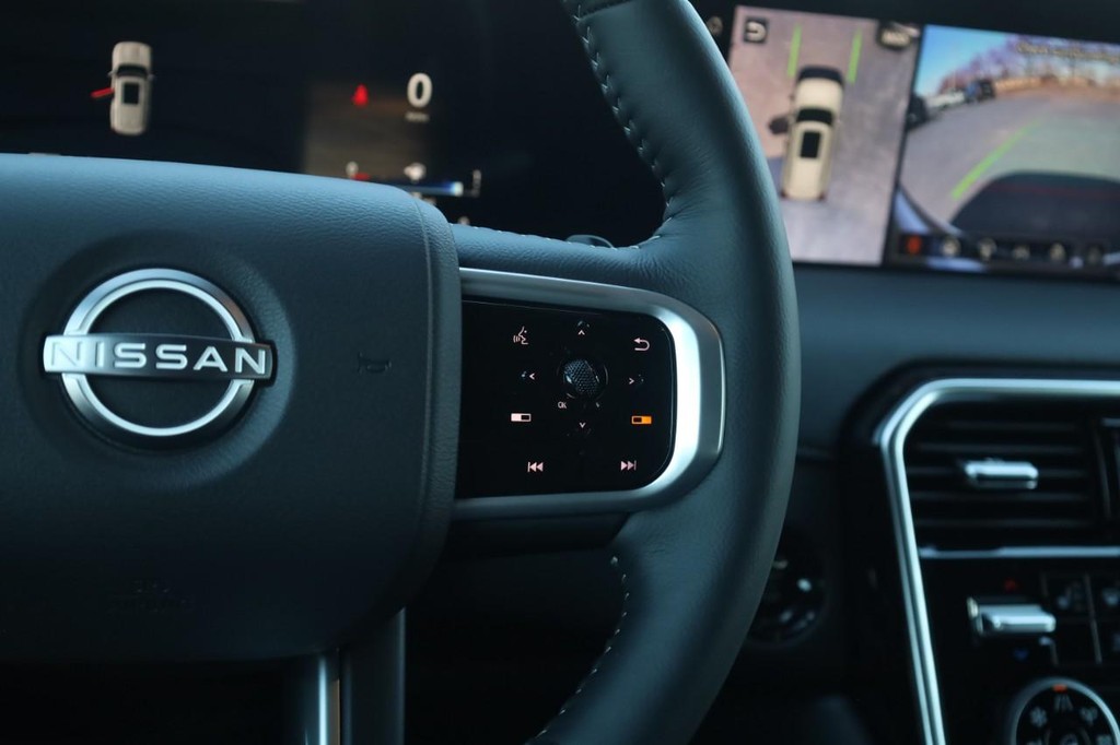 Nissan Armada Vehicle Image 09