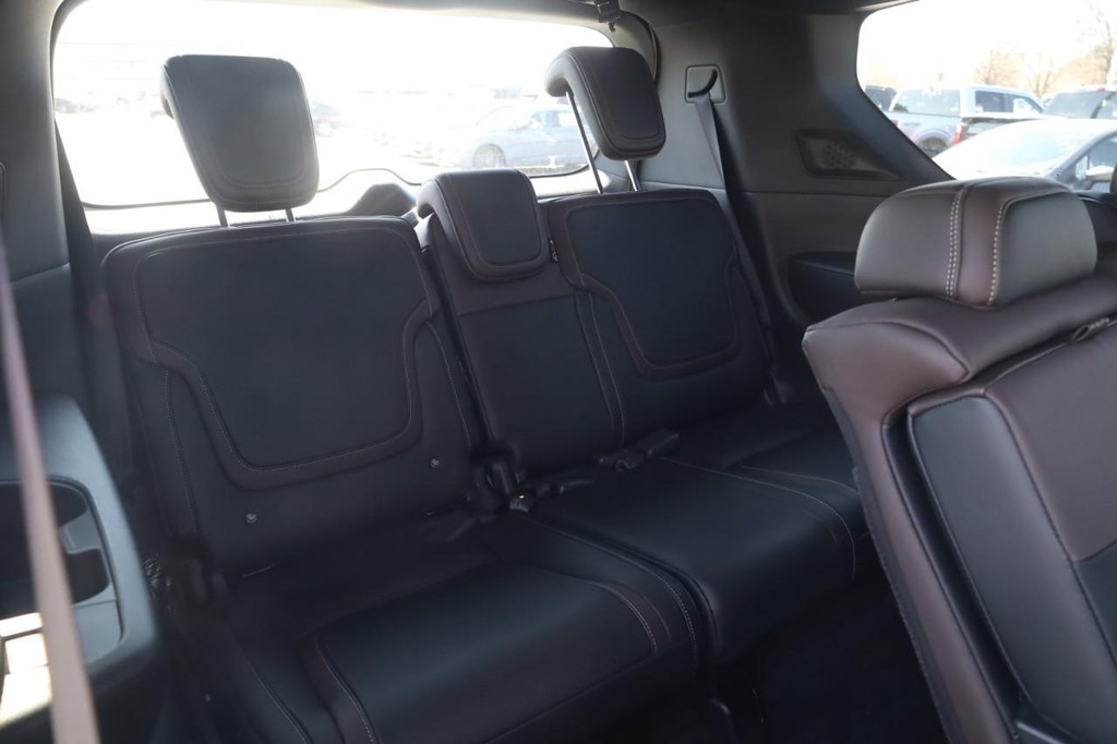 Nissan Armada Vehicle Image 22