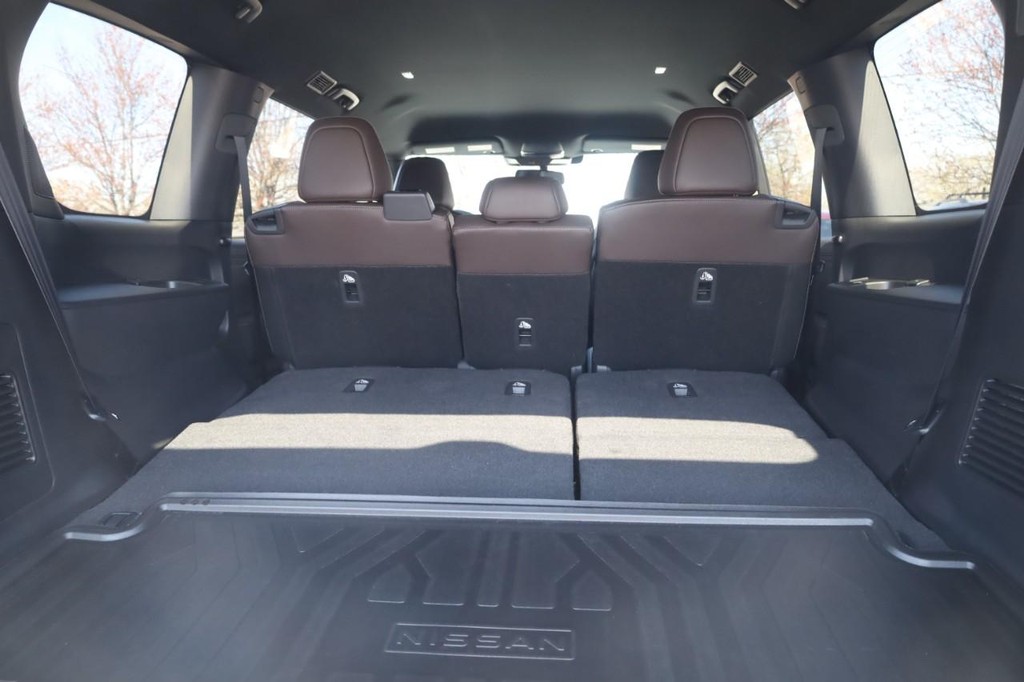 Nissan Armada Vehicle Image 25