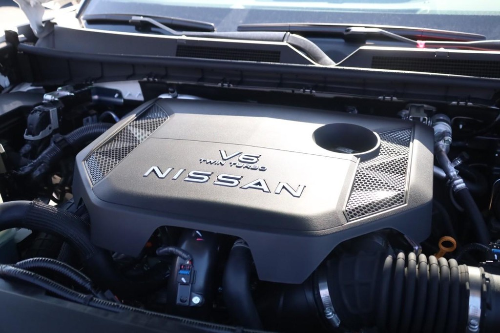 Nissan Armada Vehicle Image 26