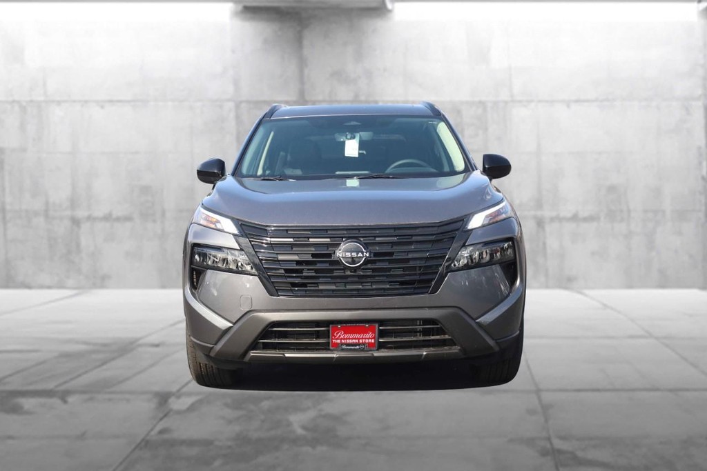 Nissan Rogue Vehicle Image 04