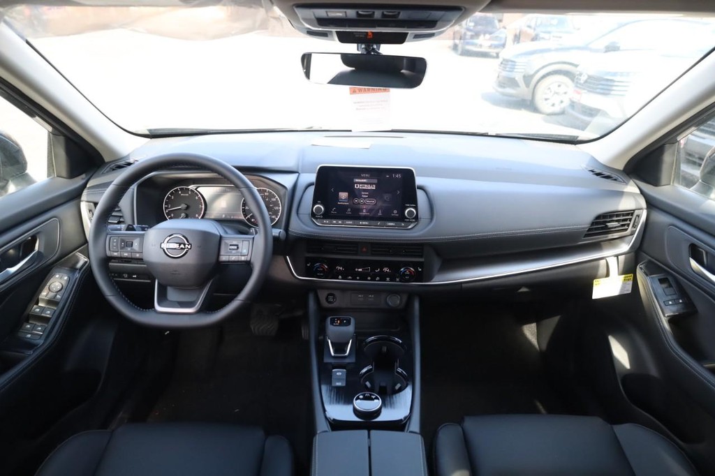 Nissan Rogue Vehicle Image 07