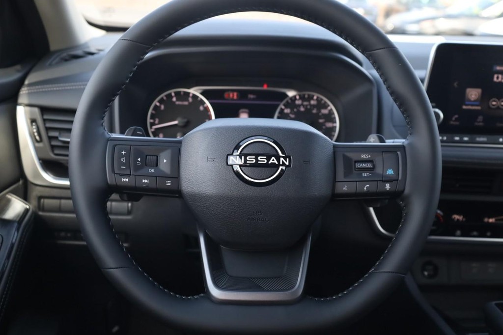 Nissan Rogue Vehicle Image 08