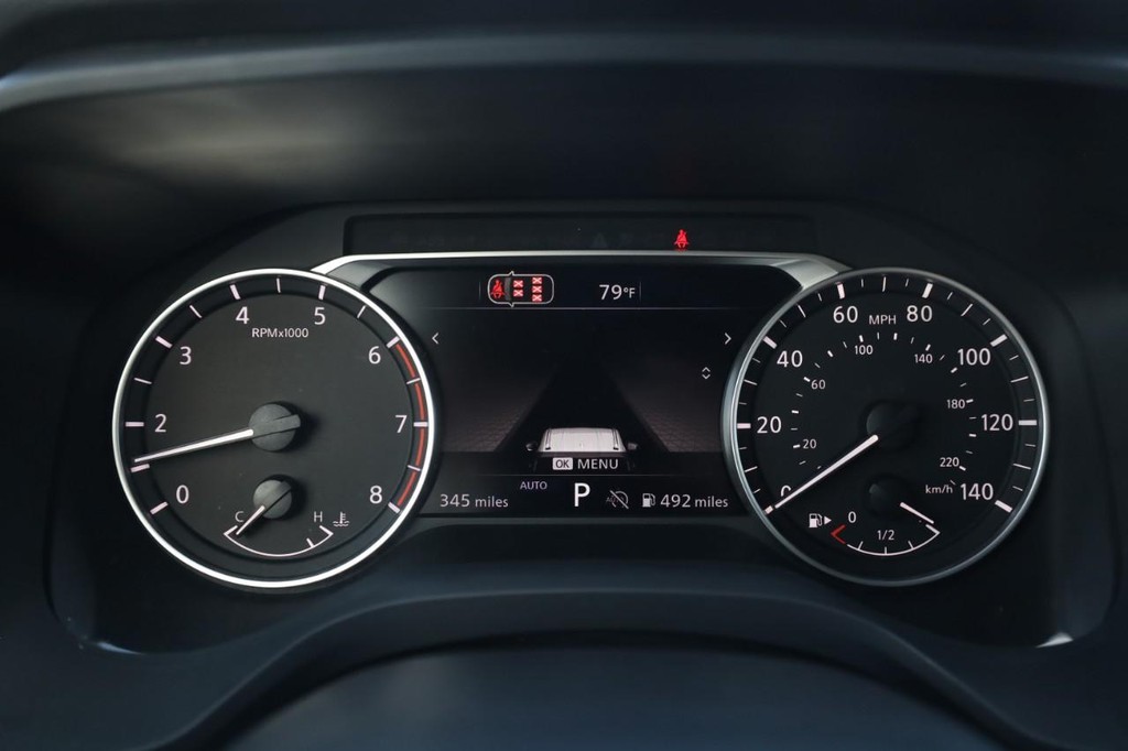 Nissan Rogue Vehicle Image 13