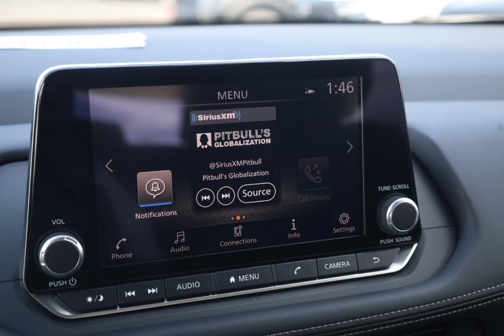 Nissan Rogue Vehicle Image 14