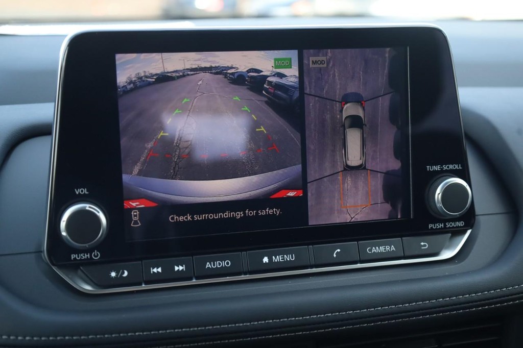 Nissan Rogue Vehicle Image 15