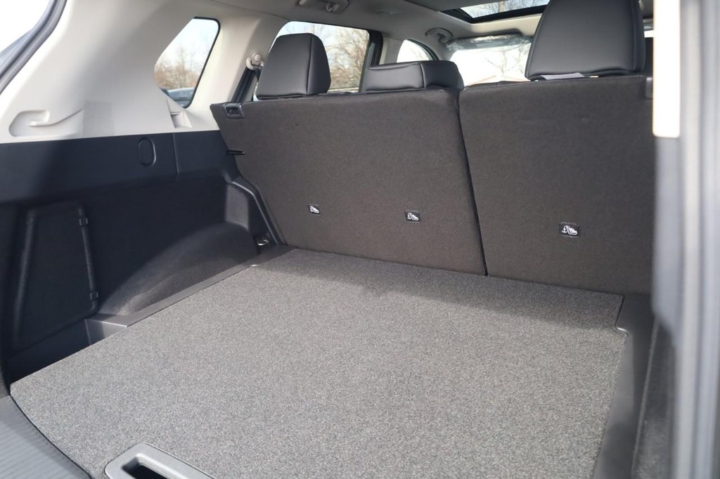 Nissan Rogue Vehicle Image 24