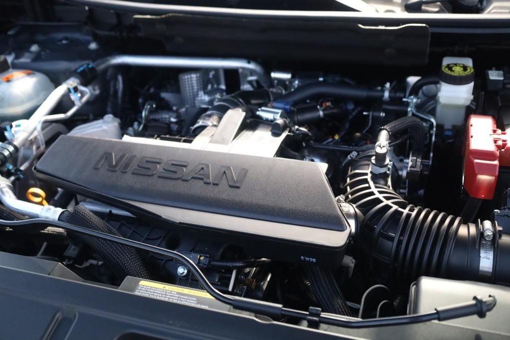 Nissan Rogue Vehicle Image 25