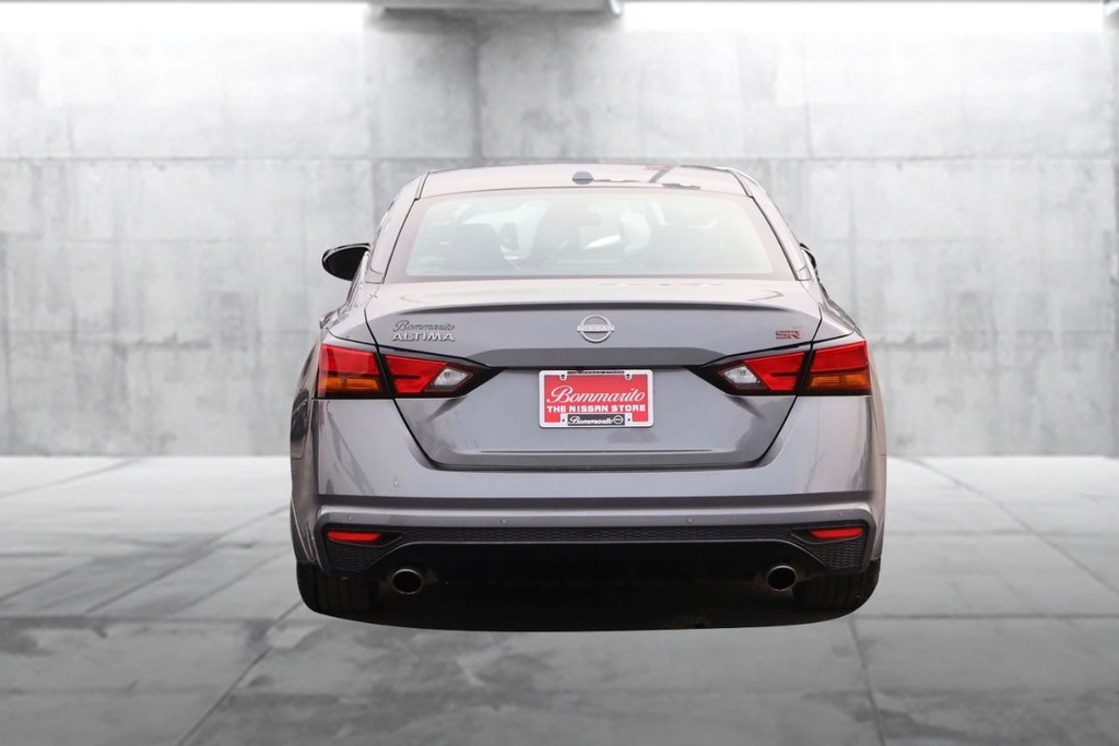 Nissan Altima Vehicle Image 06