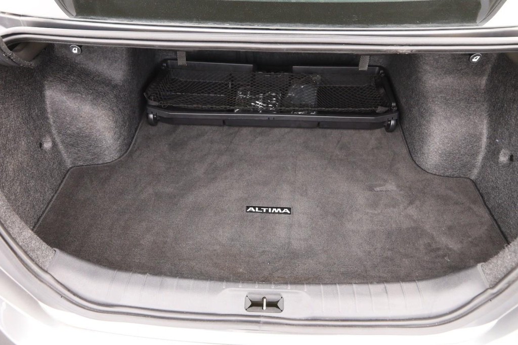 Nissan Altima Vehicle Image 07