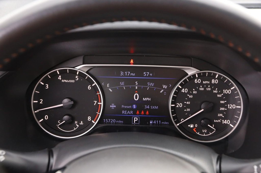 Nissan Altima Vehicle Image 14