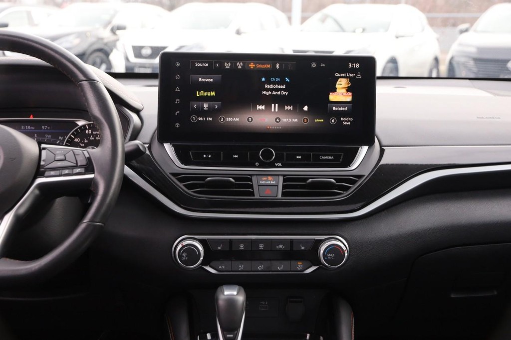 Nissan Altima Vehicle Image 22