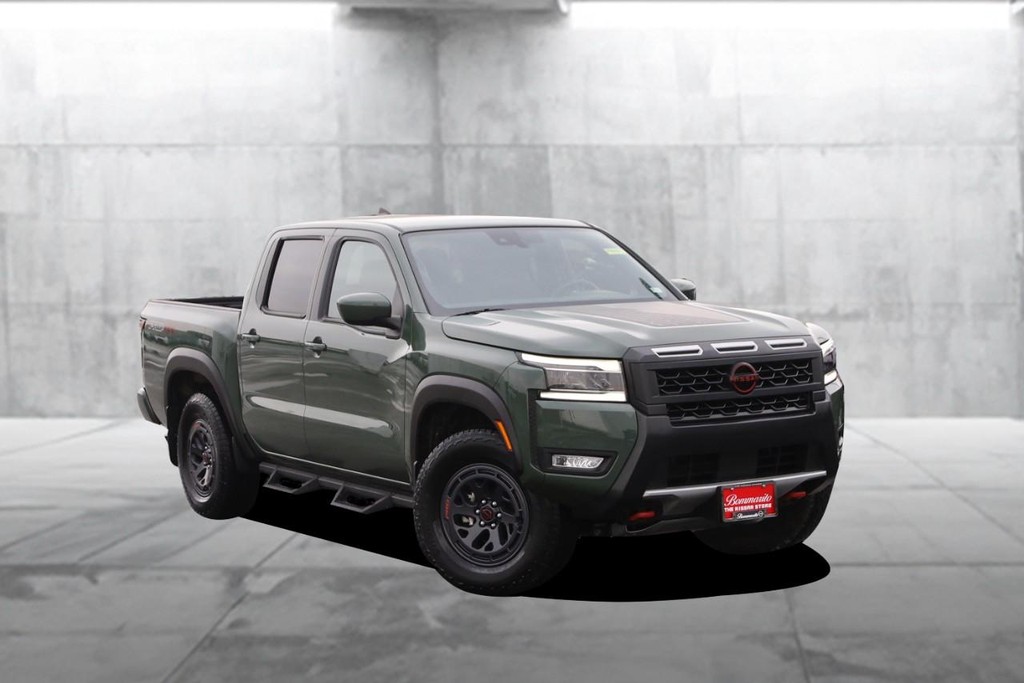 Nissan Frontier Vehicle Image 02