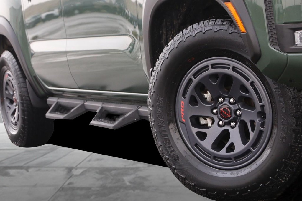 Nissan Frontier Vehicle Image 03