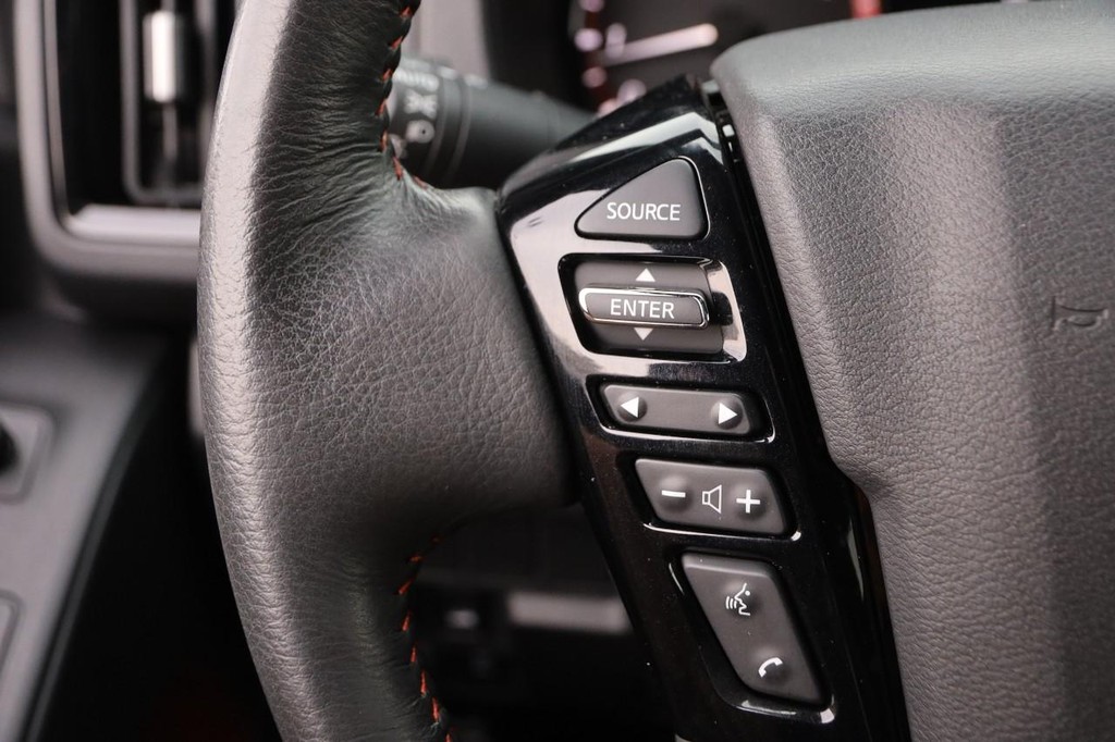 Nissan Frontier Vehicle Image 11