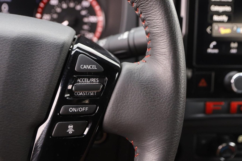 Nissan Frontier Vehicle Image 12