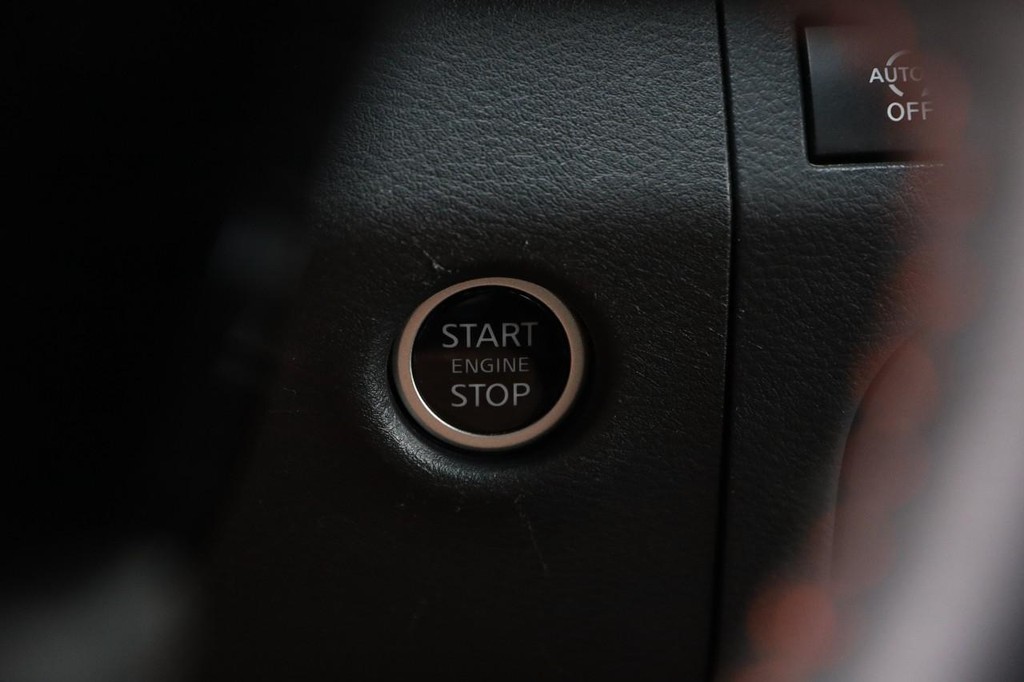 Nissan Frontier Vehicle Image 14