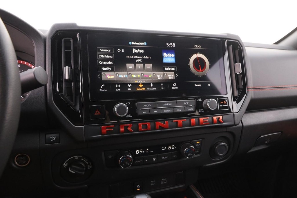 Nissan Frontier Vehicle Image 15