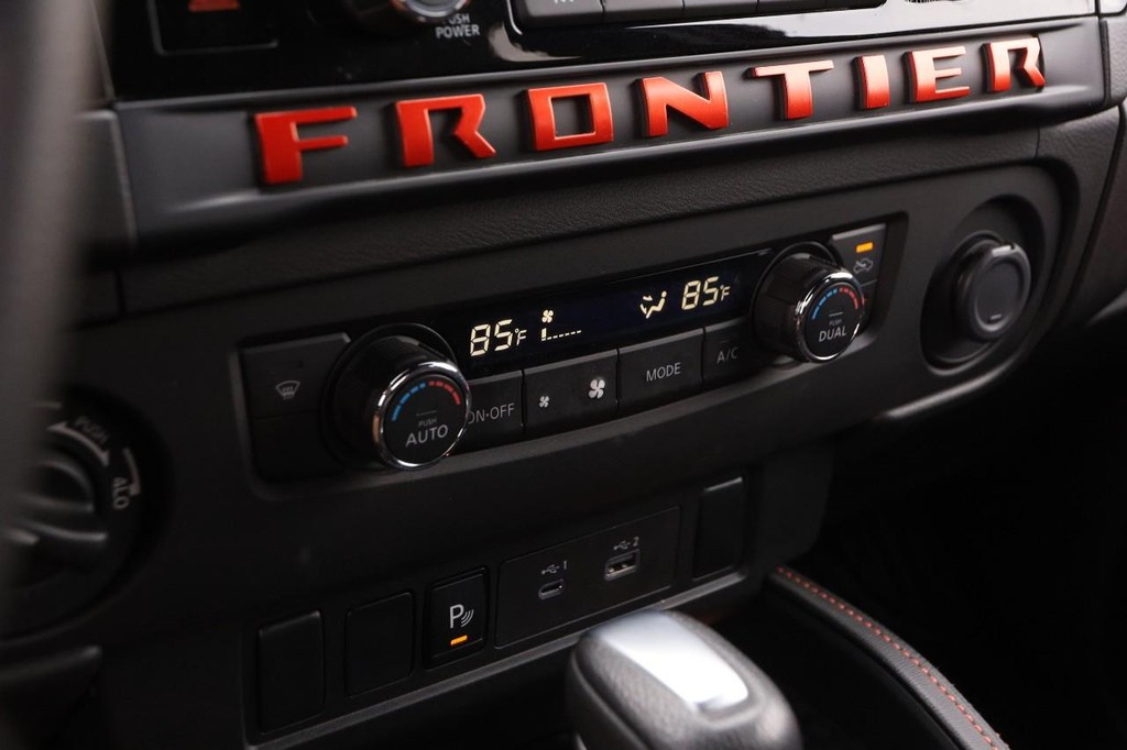 Nissan Frontier Vehicle Image 18