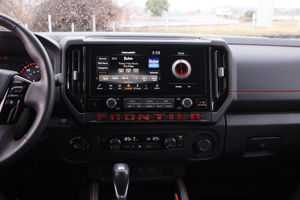 Nissan Frontier Vehicle Image 23