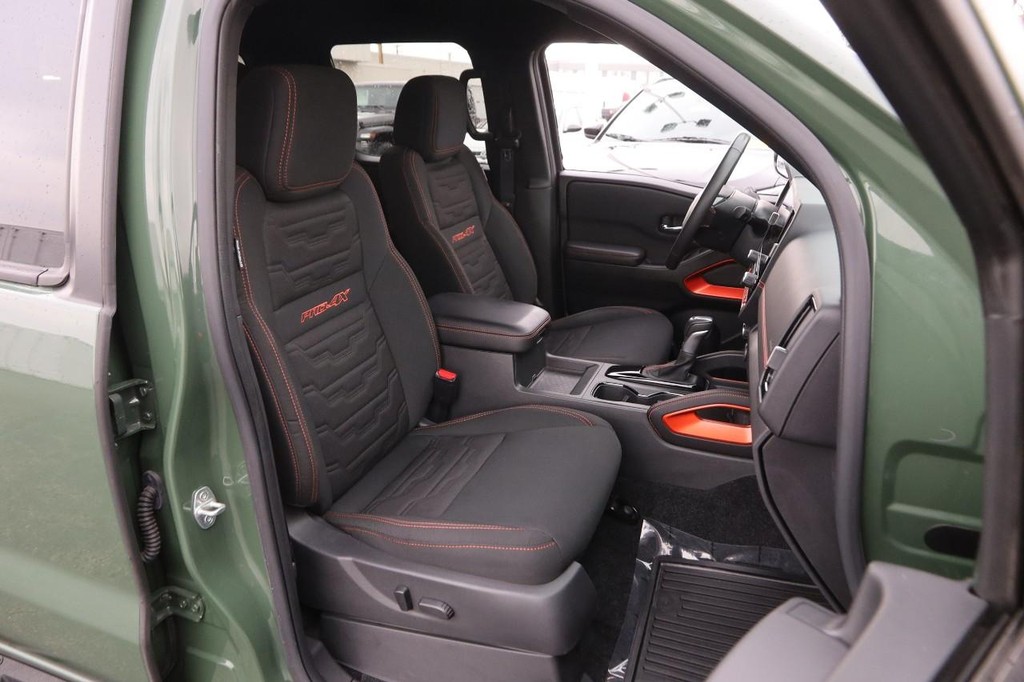 Nissan Frontier Vehicle Image 25