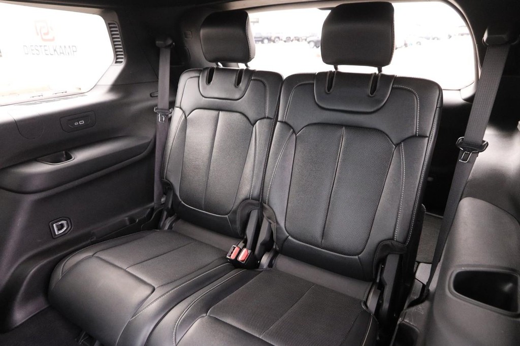 Jeep Grand Cherokee L Vehicle Full-screen Gallery Image 12