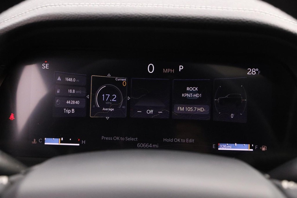 Jeep Grand Cherokee L Vehicle Full-screen Gallery Image 17