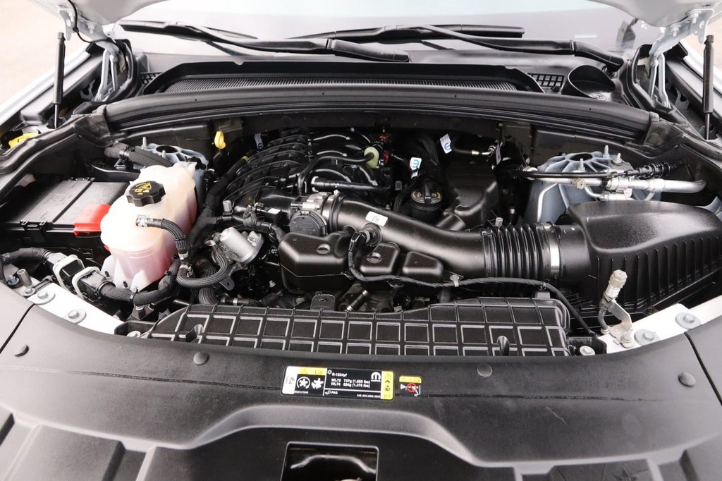 Jeep Grand Cherokee L Vehicle Full-screen Gallery Image 31