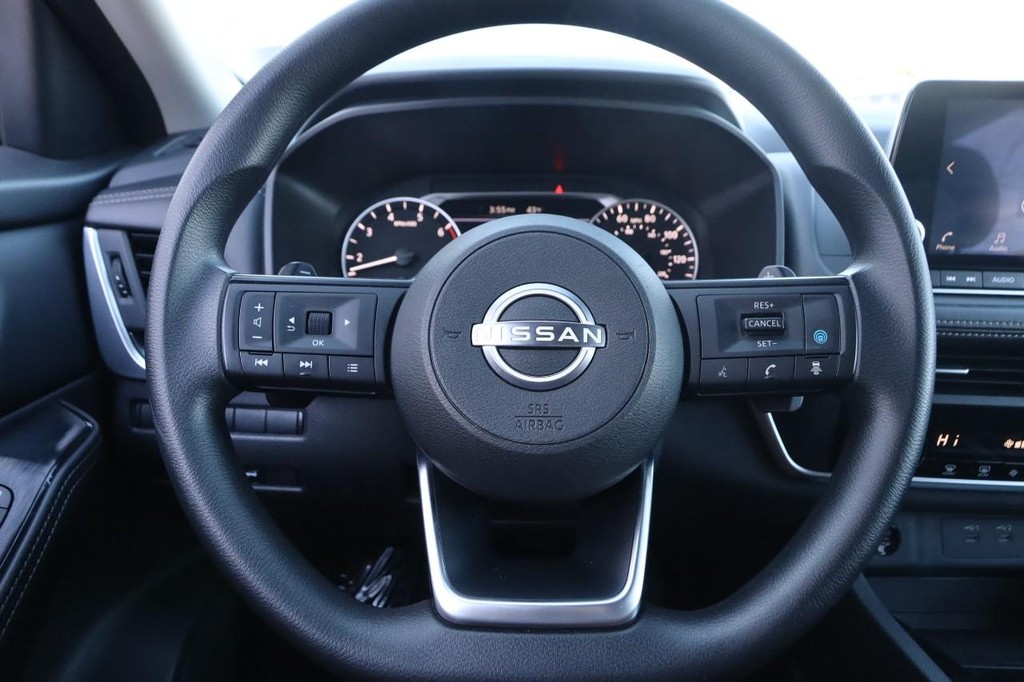 Nissan Rogue Vehicle Full-screen Gallery Image 11