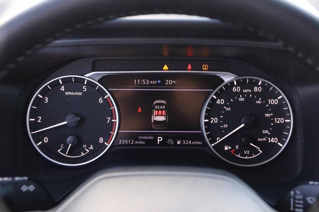 Nissan Rogue Vehicle Full-screen Gallery Image 14