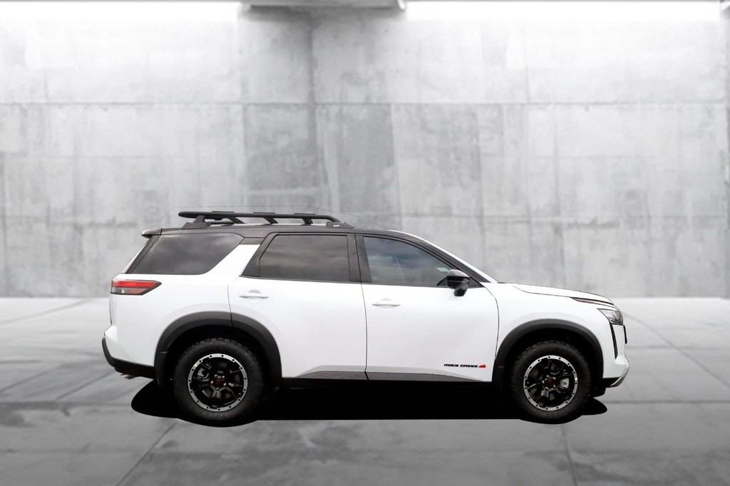 Nissan Pathfinder Vehicle Image 05