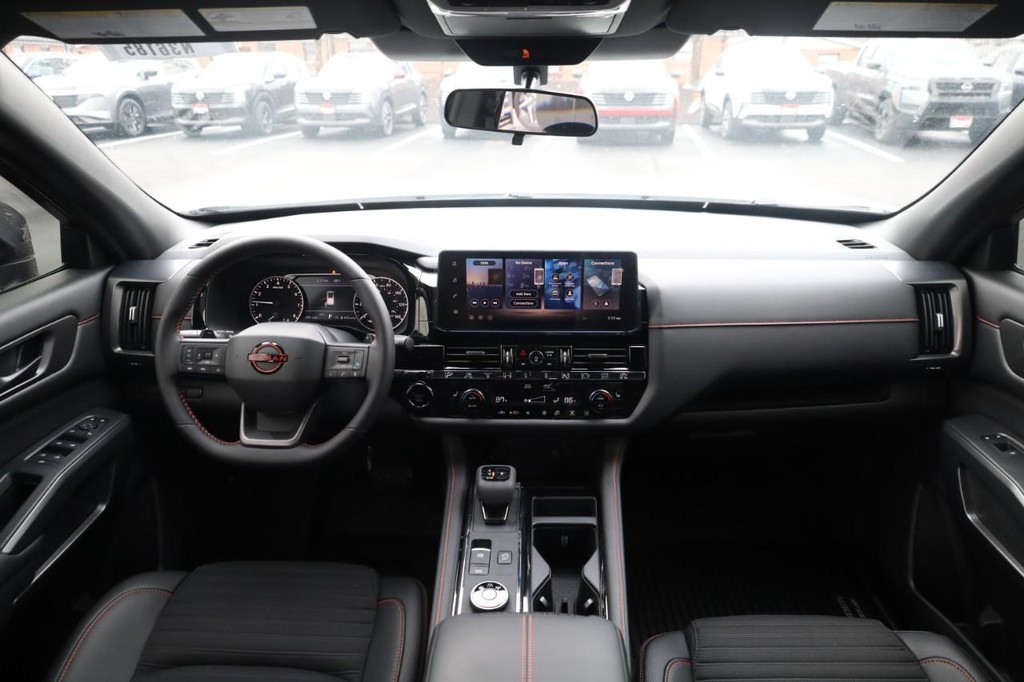 Nissan Pathfinder Vehicle Image 07