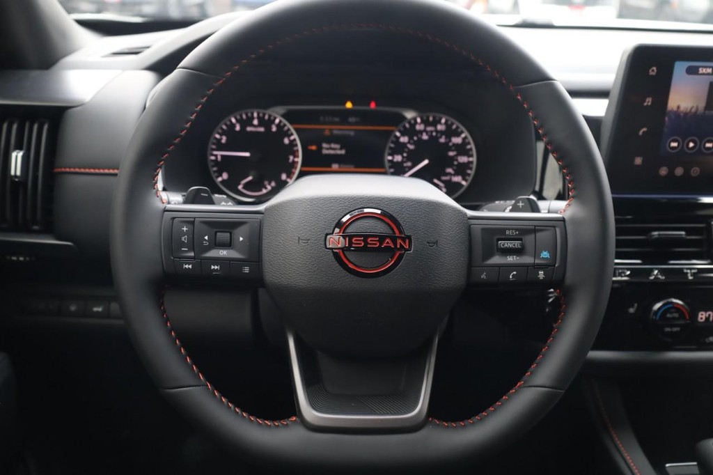 Nissan Pathfinder Vehicle Image 08