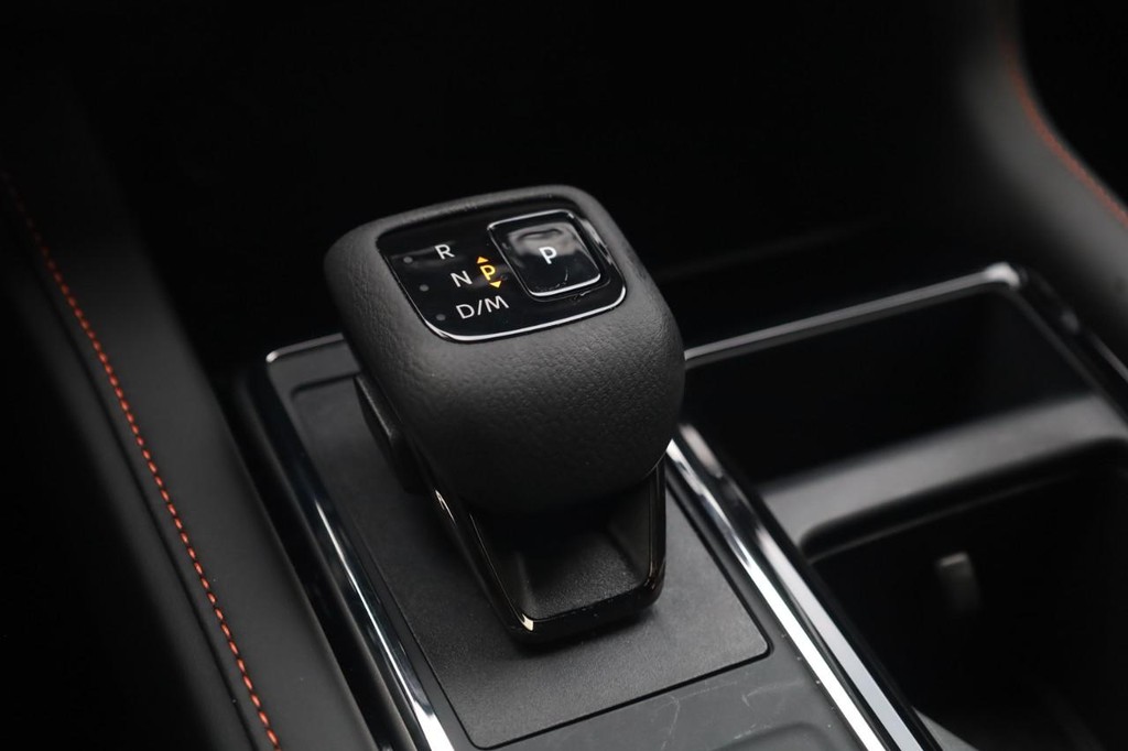 Nissan Pathfinder Vehicle Image 17