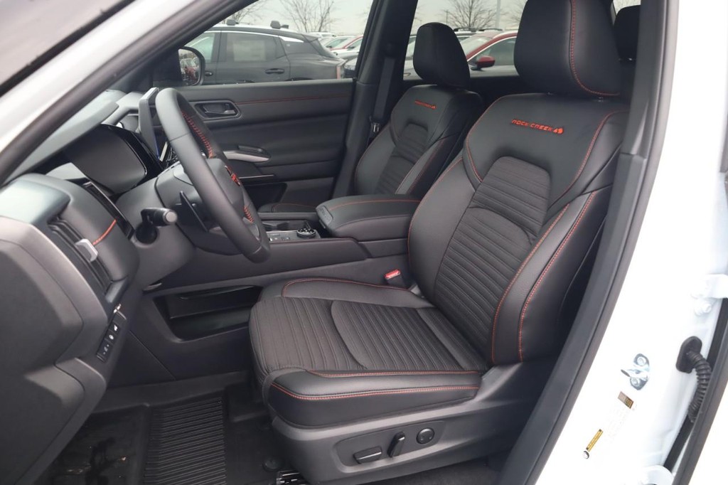 Nissan Pathfinder Vehicle Image 19