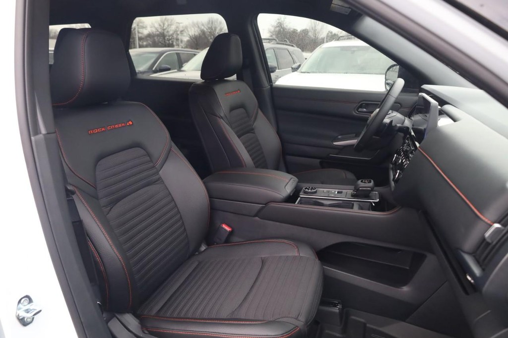 Nissan Pathfinder Vehicle Image 20