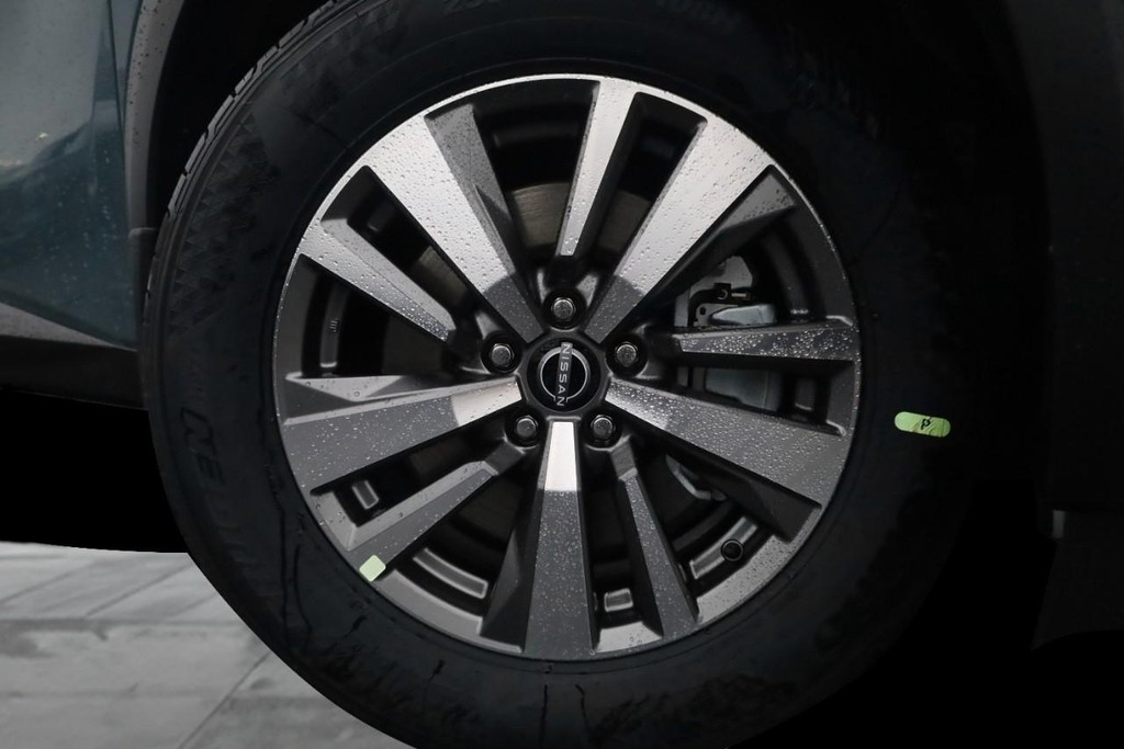 Nissan Pathfinder Vehicle Image 03