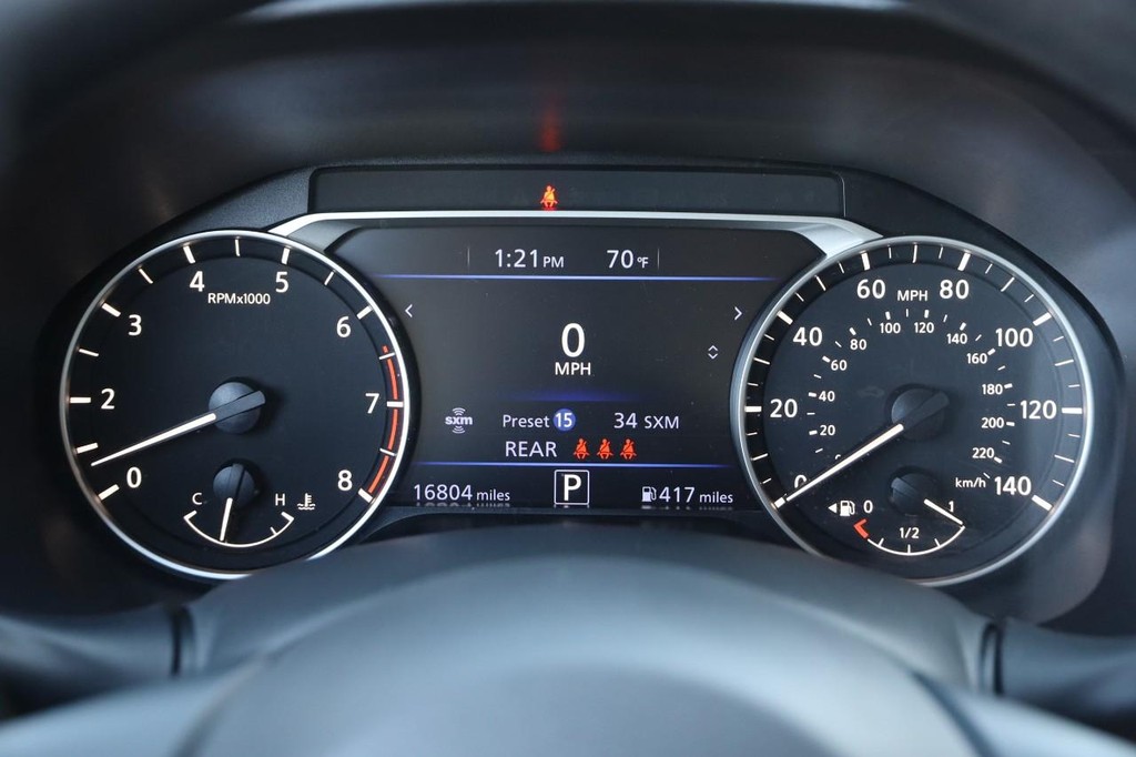 Nissan Altima Vehicle Image 13