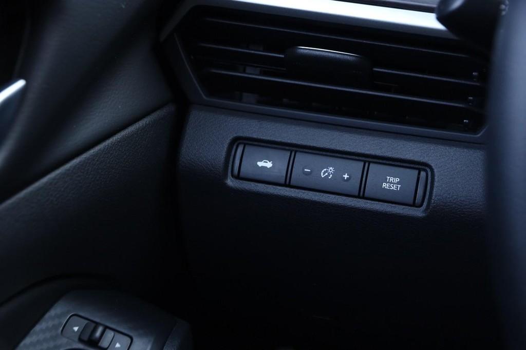 Nissan Altima Vehicle Image 18