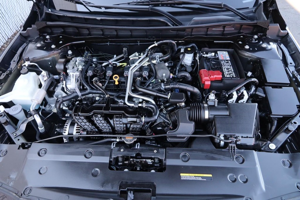 Nissan Altima Vehicle Image 25